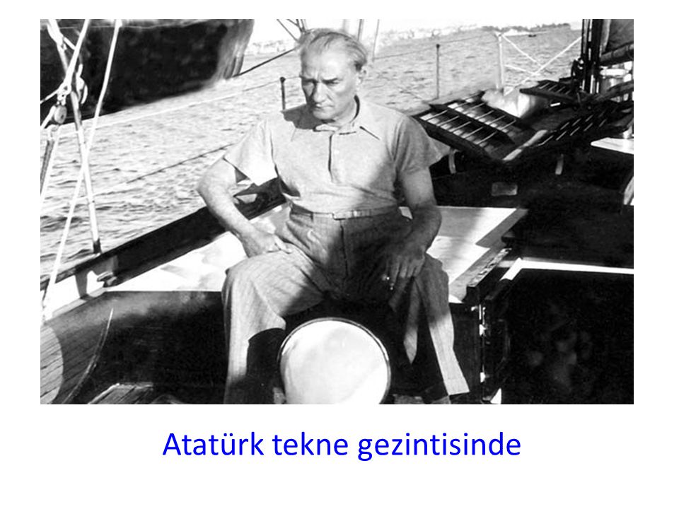 Atatürk tekne gezintisinde