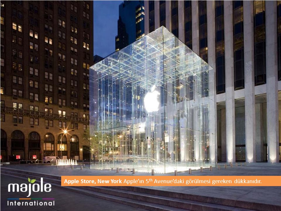 Apple Store, New York Apple’ın 5 th Avenue’daki görülmesi gereken dükkanıdır.